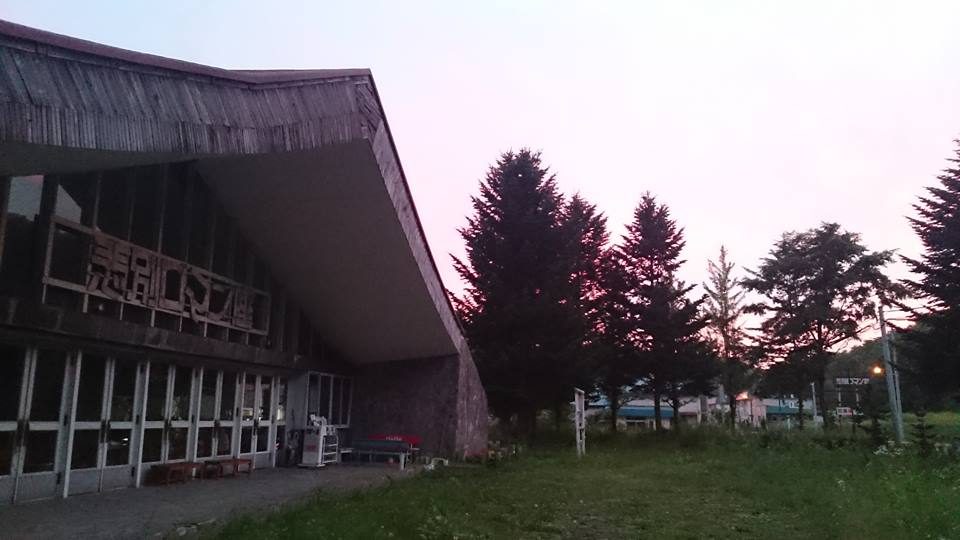 夕暮れの悲別ロマン座